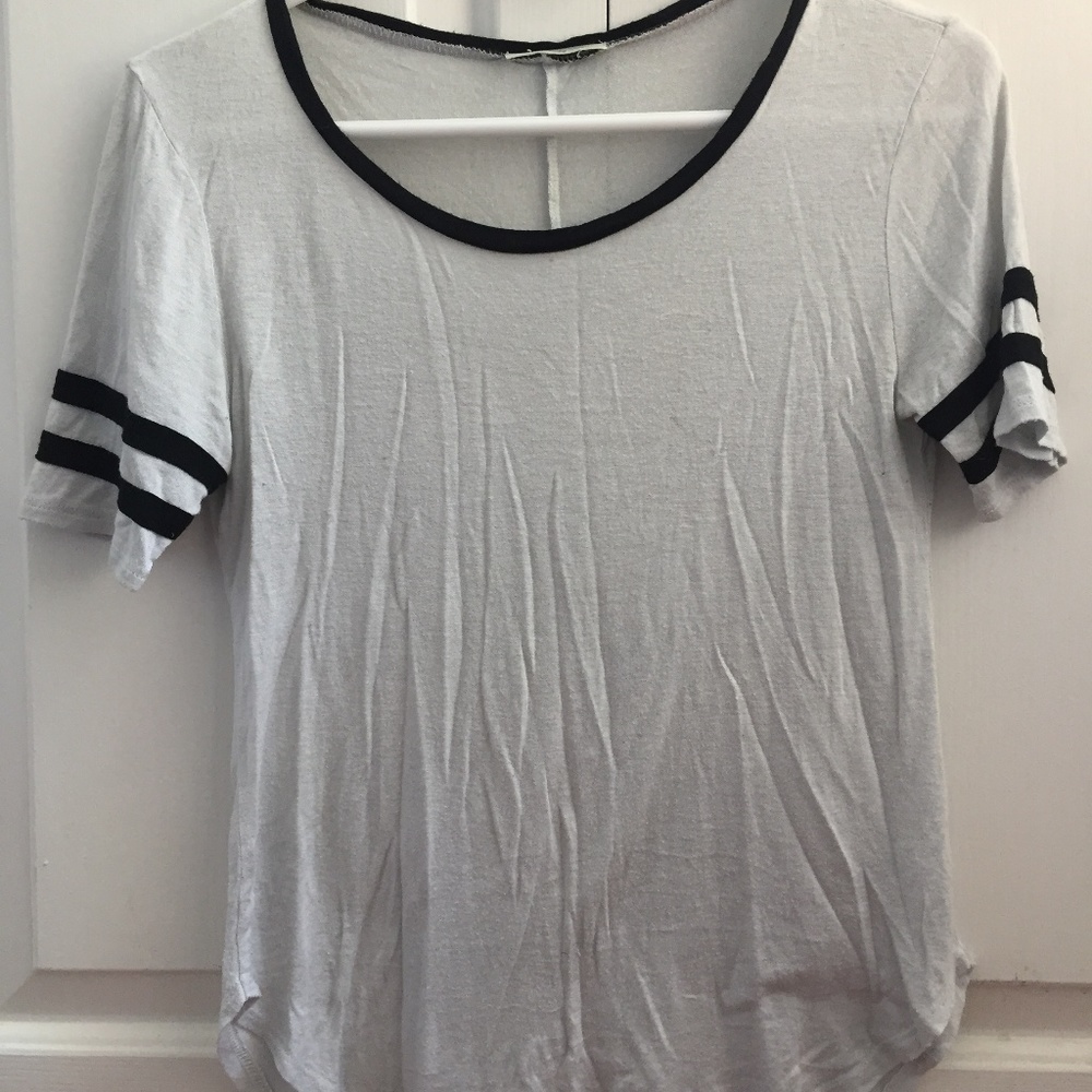 White T shirt - Picture 4 of 5
